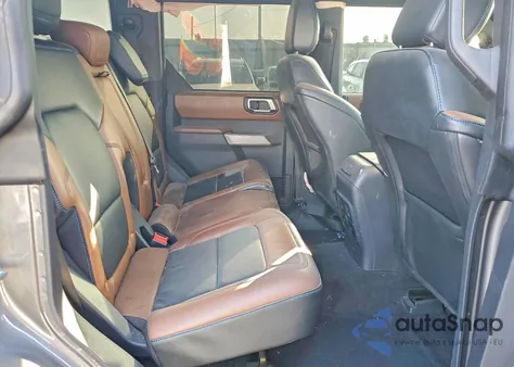 2022 Ford Bronco Base z USA, uszkodzony, nr VIN 1FMDE5DH1NLB10136